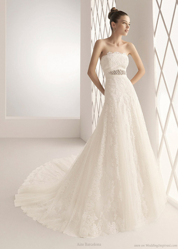 Beautiful strapless lace wedding gown from Aire Barcelona 2010 bridal 