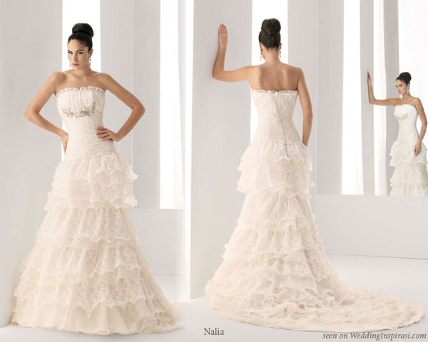 Crinkle ruffle wedding dress from Nalia by Loly Cubo Wedding Collection 2010/2011