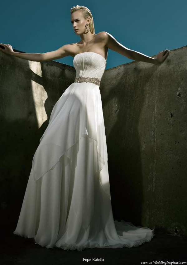 Elegant sexy and classy wedding gowns by Pepe Botella Novias