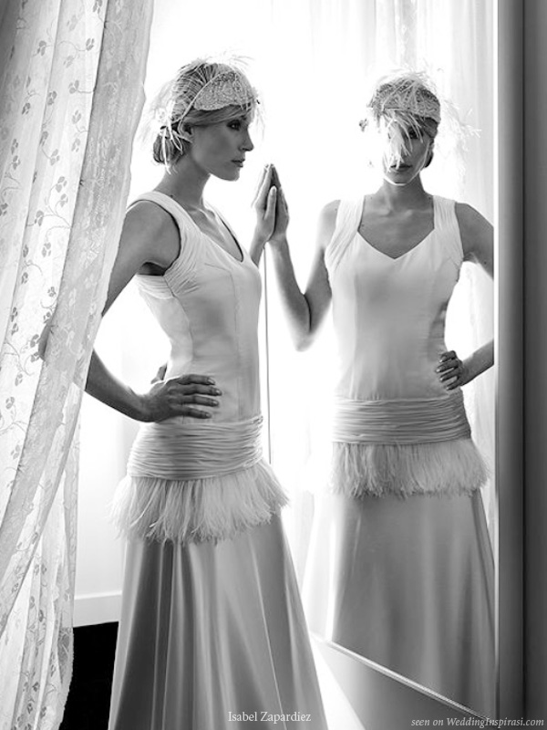 Flapper swinging style wedding dress by Isabel Zapardiez