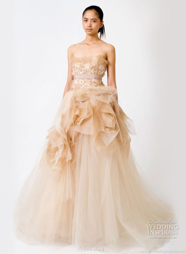 Peach color strapless wedding dress from Vera Wang's Spring 2011 collection Peach color strapless wedding dress from Vera Wang's Spring 2011 collection