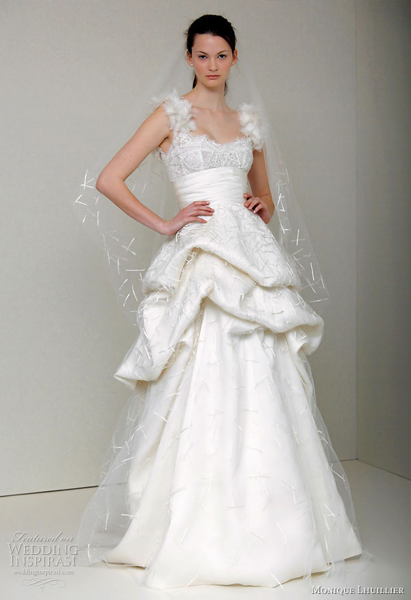 http://www.weddinginspirasi.com/wp-content/uploads/2010/06/monique-lhuillier-2011-spring-summer-wedding.jpg