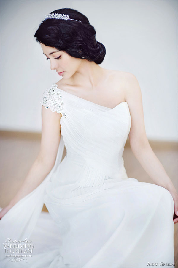 anna-greeda-busan-korea-wedding-gown.jpg
