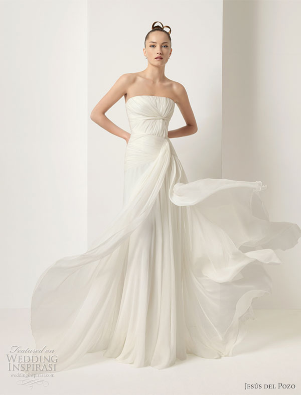 Jes s del Pozo wedding dress from the 2010 bridal collection DAHIR Silk