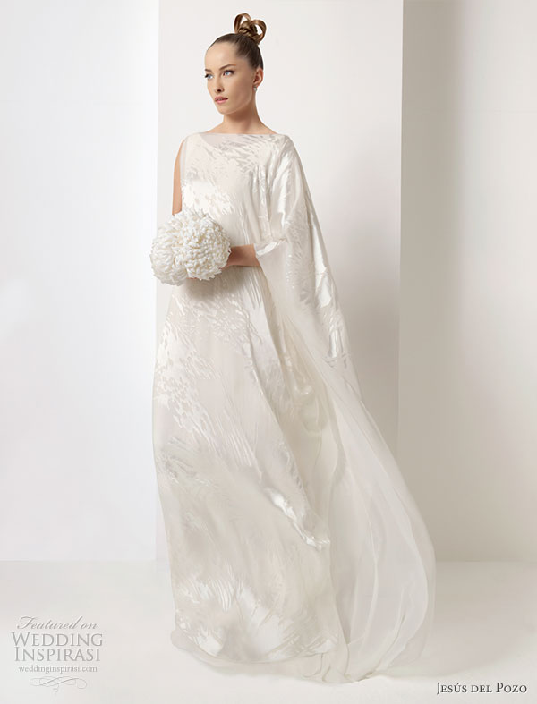Jesús del Pozo wedding gown from the 2010 bridal collection -  DUBAI Silk gauze kaftan wedding dress, vestido en Gasa de Seda