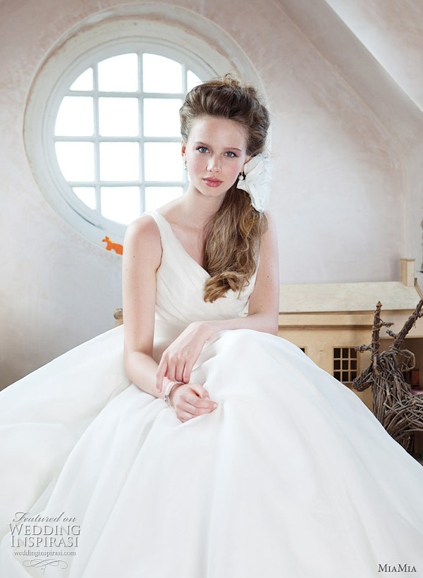 MiaMia wedding gown 2011 Sophia bridal dress