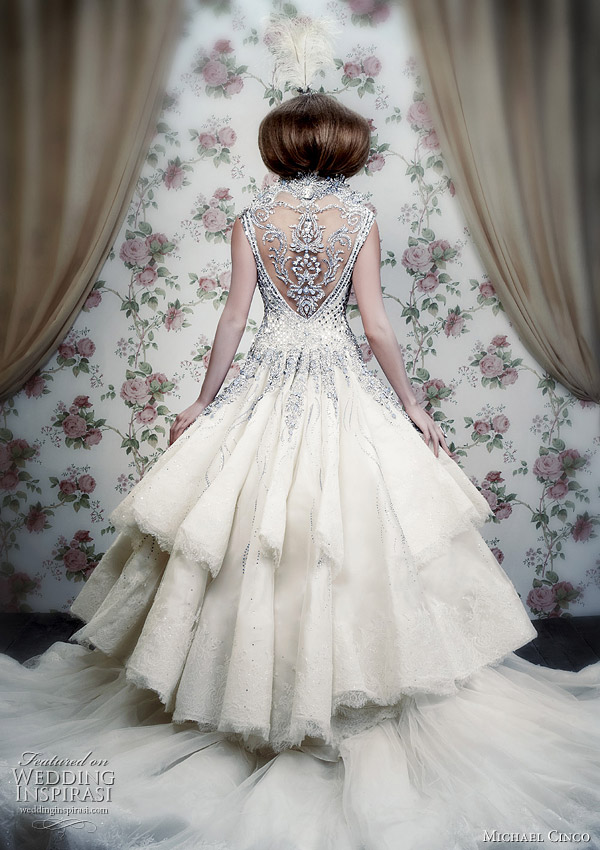 This gorgeous wedding dress from the Spring 2010 collection 