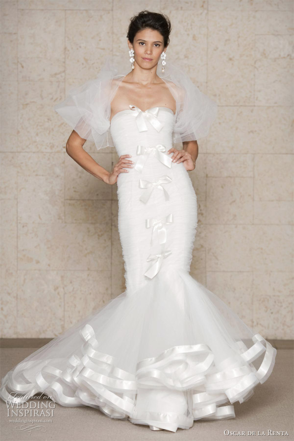 Oscar de la Renta wedding dress 2011 Fall Winter Bridal collection ruched 