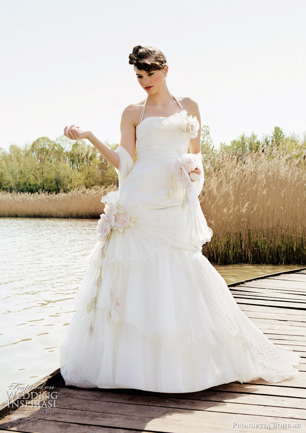 Pretty wedding dresses with a Bohemian touch from Pronuptia 2011 Boheme