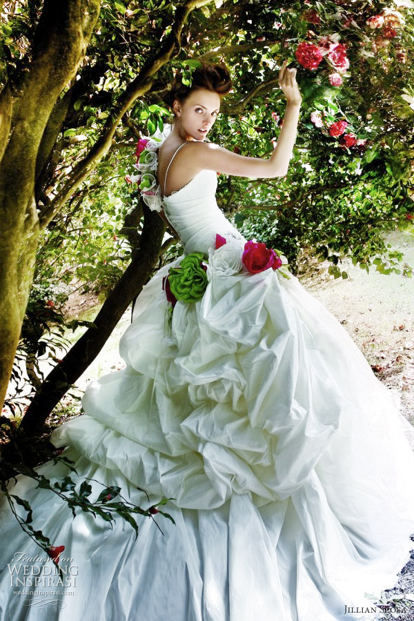 Romantic wedding dress bridal gown with pickup skirt red and green flower 