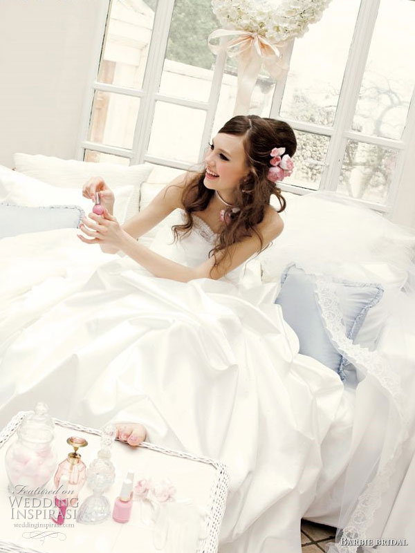 Perfeição Manicured - foto do casamento doce fotografar com vestido de baile branco para nupcial Barbie