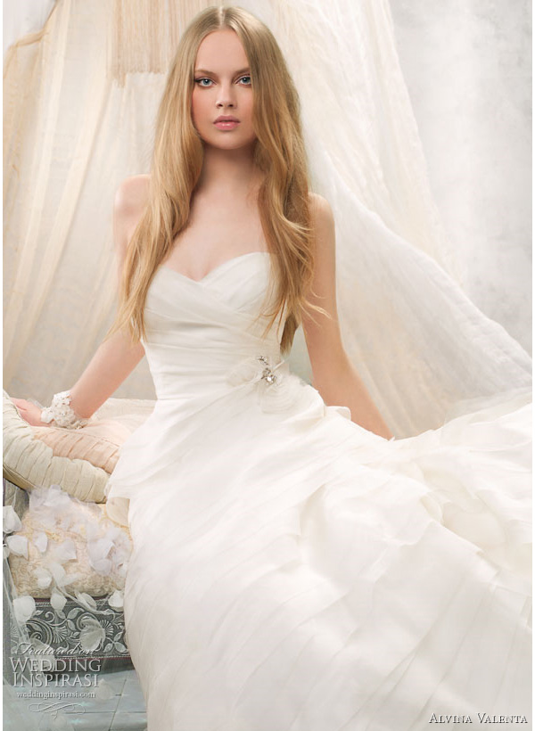 alvina valenta wedding dress 2011 Aline strapless wedding dress with 