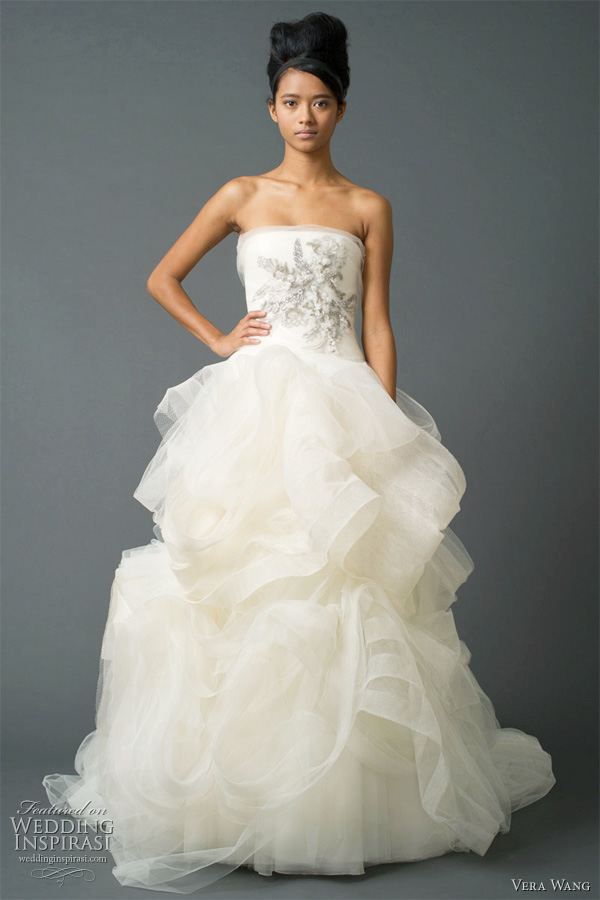 vera wang wedding dress Gorgeous strapless mermaid wedding dress with bow 