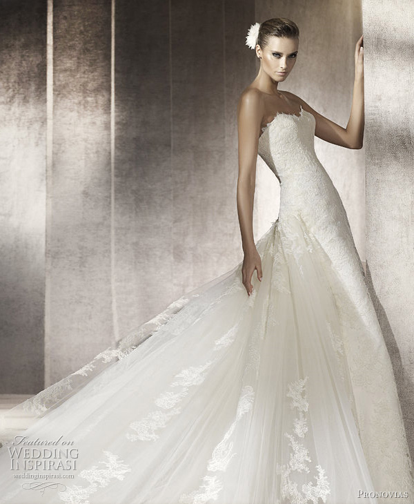 pronovias 2012 - Pluma wedding dress