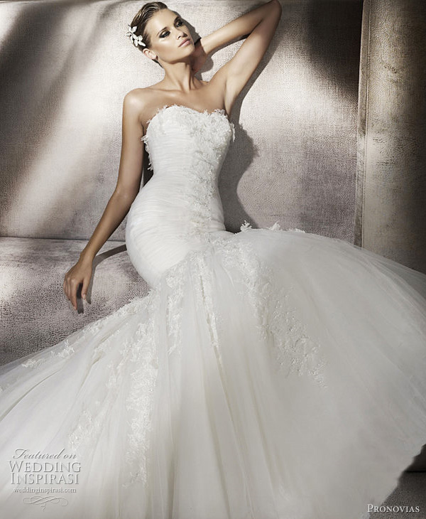 pronovias wedding dresses 2012 bridal collection piscis bridal gown