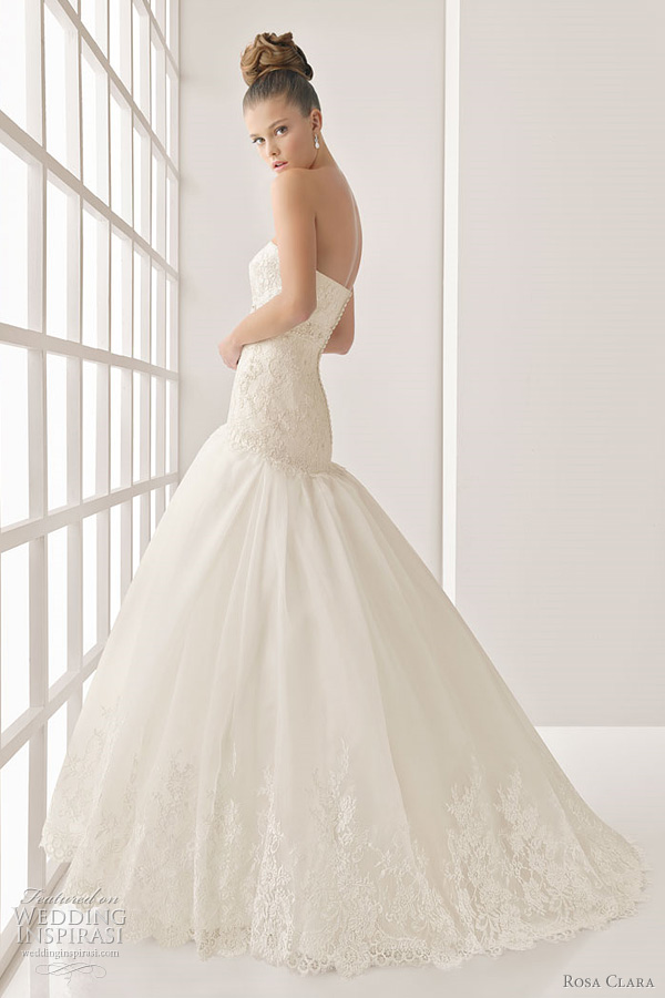 Alan lace gown with beads and tulle decoration in natural