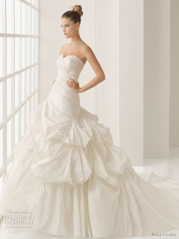 rosa clara wedding dress 2012 laya Acuario silk tulle and silk organza gown 