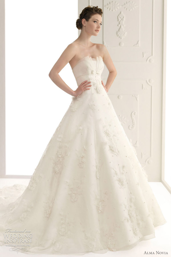 alma novia wedding dress 2012 bridal collection - Susana