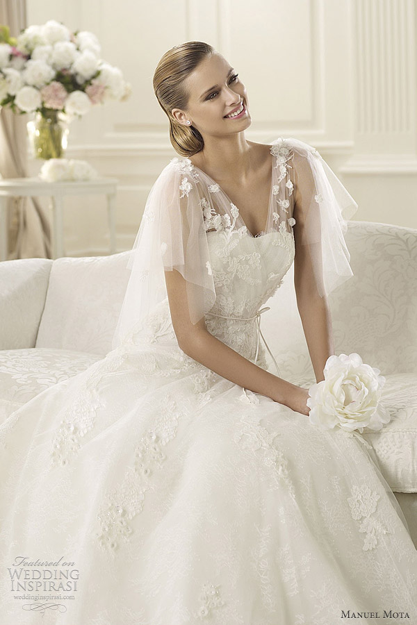 manuel mota 2013 galaxia wedding dress Gabina gown with short puff sleeves 