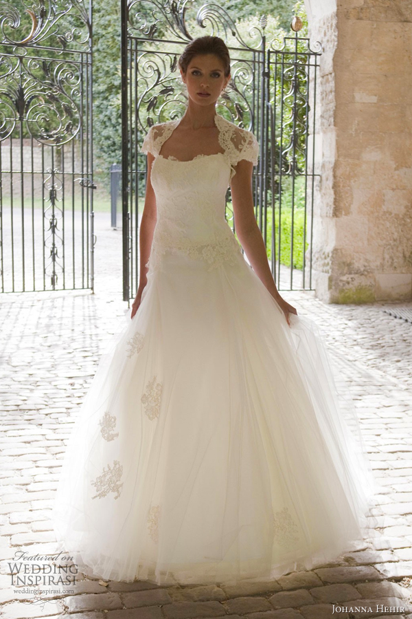 Below Primrose strapless soft sweetheart dress with French chantilly lace Below Primrose strapless soft sweetheart dress with French chantilly lace