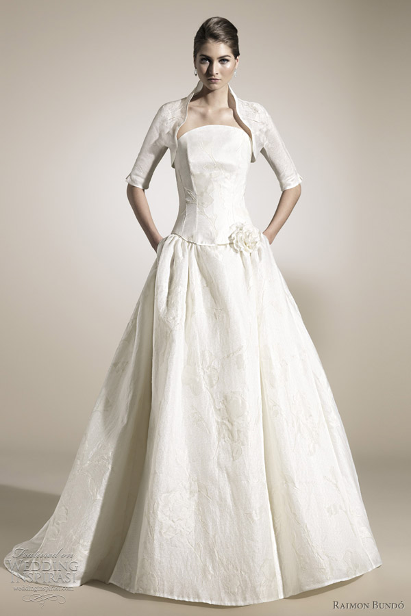 raimon bundo wedding gowns 2012 caricias Carmen strapless fit and flare 