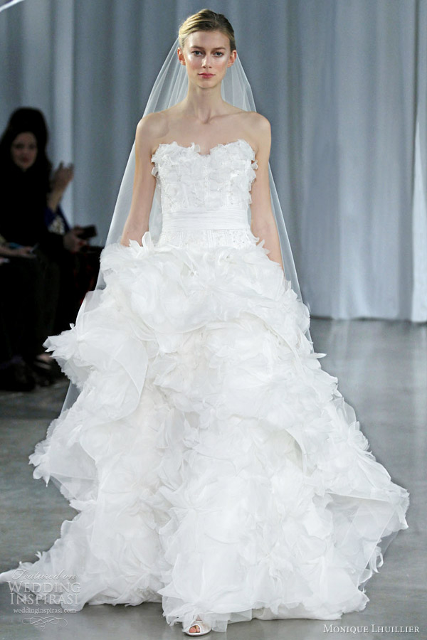 monique lhuillier wedding dresses fall 2013 fantasy strapless gown