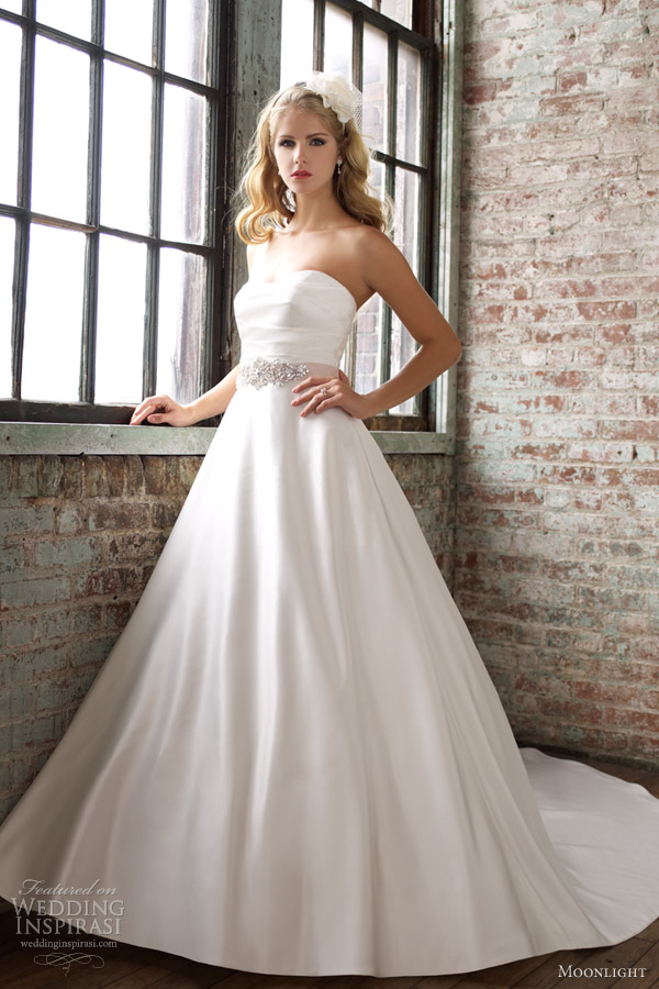 Moonlight Bridal Spring 2013 Collection Wedding Inspirasi