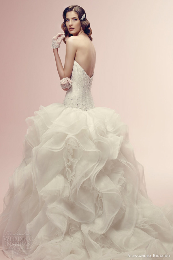 alessandra rinaudo wedding dress 2014 bridal rhea strapless gown ruffle skirt side view Alessandra Rinaudo: Za dame koje žele više