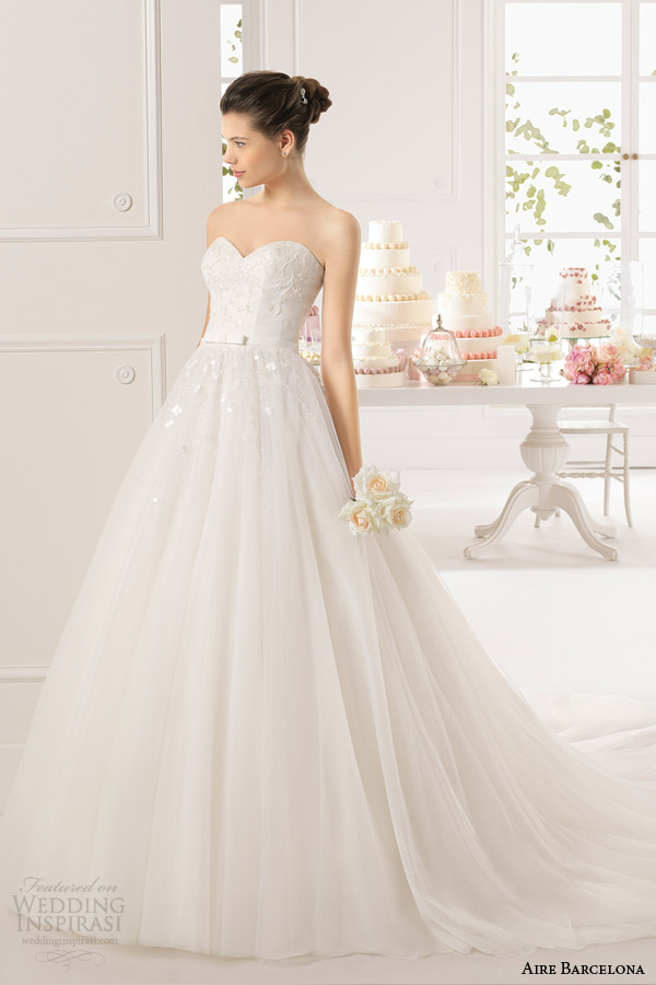 aire barcelona 2015 bridal alejo strapless sweetheart ball gown wedding dress