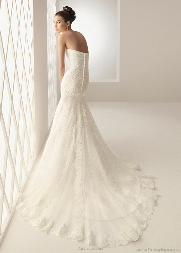 Back detail of beautiful, elegant Biel wedding gown from Aire Barcelona