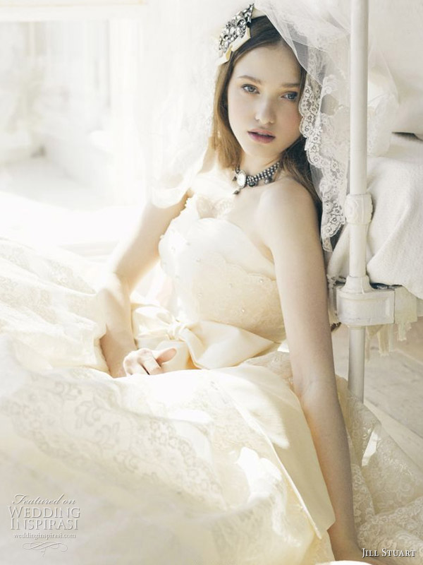 Ivory wedding gown with sweetheart neckline by US designer Jill Stuart