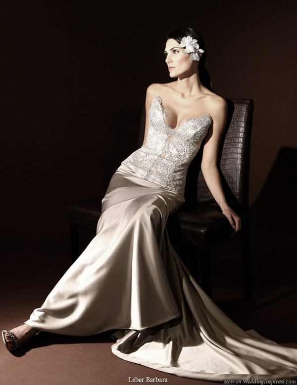 Lace corset wedding dress by Léber Barbara Lace corset wedding dress by Léber Barbara