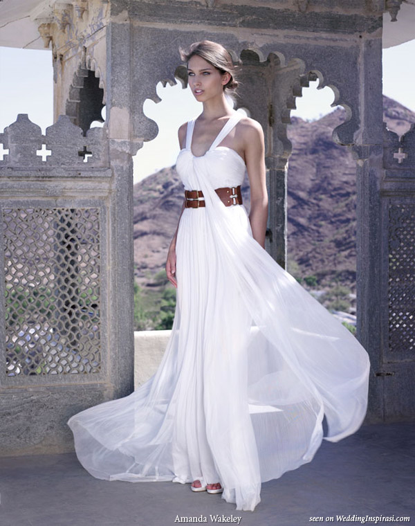 Rajasthan Beauty - draped silk tulle wedding dress with leather belt by Amanda Wakeley Sposa Rajasthan Beauty - draped silk tulle wedding dress with leather belt by Amanda Wakeley Sposa