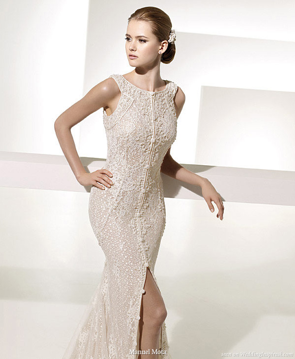 Elegant Tapiz wedding gown designed by Manuel Mota for Pronovias 2010 collection