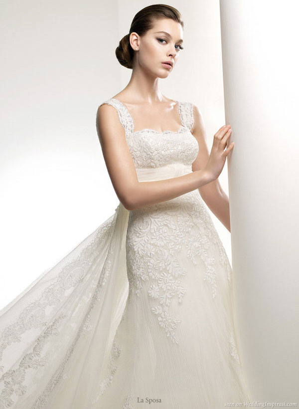 Luna lace wedding gown with thick straps from La Sposa Pronovias