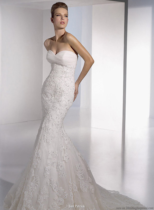 Beautiful strapless wedding dress 2010