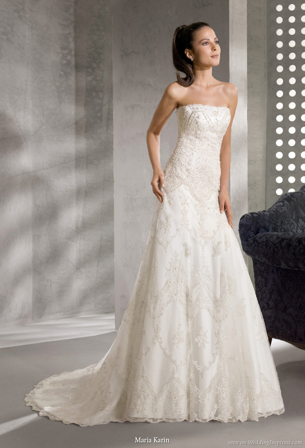 Elegant bridal gown designed by Maria Karin for her 2010 collecione novias