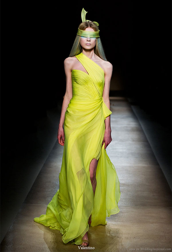 Valentino Haute Couture Spring Summer 2010 collection - neon lime green dress as worn by Sarah Jessica Parker at the Sex and the City 2 premiere Valentino Haute Couture Spring Summer 2010 collection - neon lime green dress as worn by Sarah Jessica Parker at the Sex and the City 2 premiere