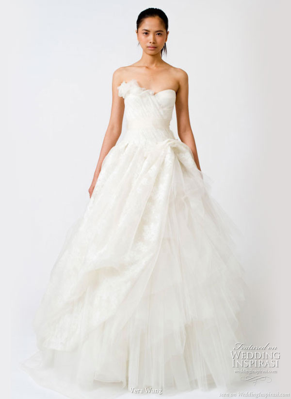 Spring 2011 white wedding dress from Vera Wang Bridal Spring 2011 white wedding dress from Vera Wang Bridal