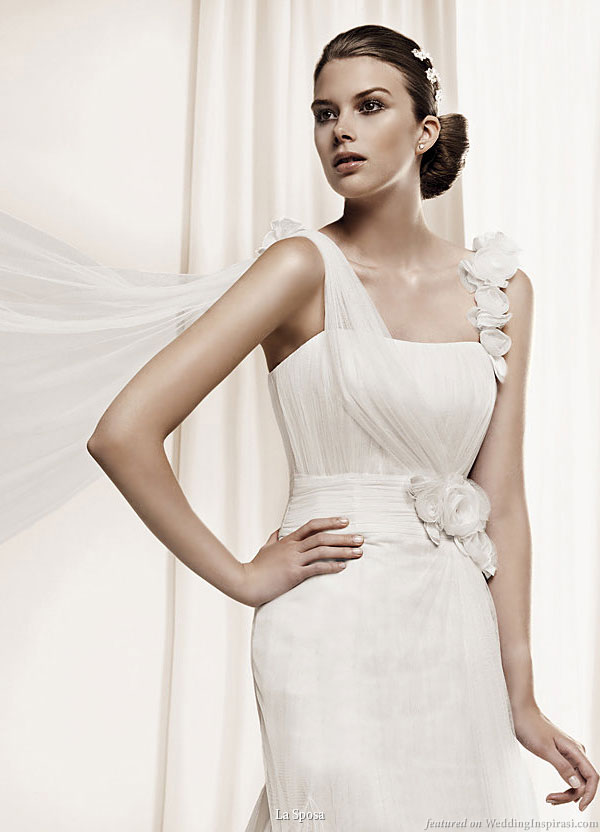 Dahir wedding dress from La Sposa 2011 bridal gown collection