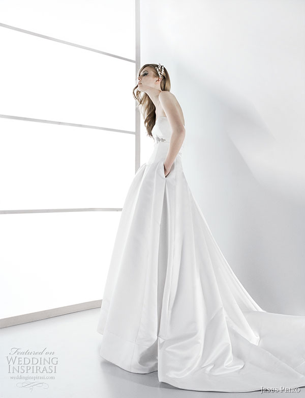 Jesus Peiro 2010 bridal gown collection - strapless wedding dress with pockets