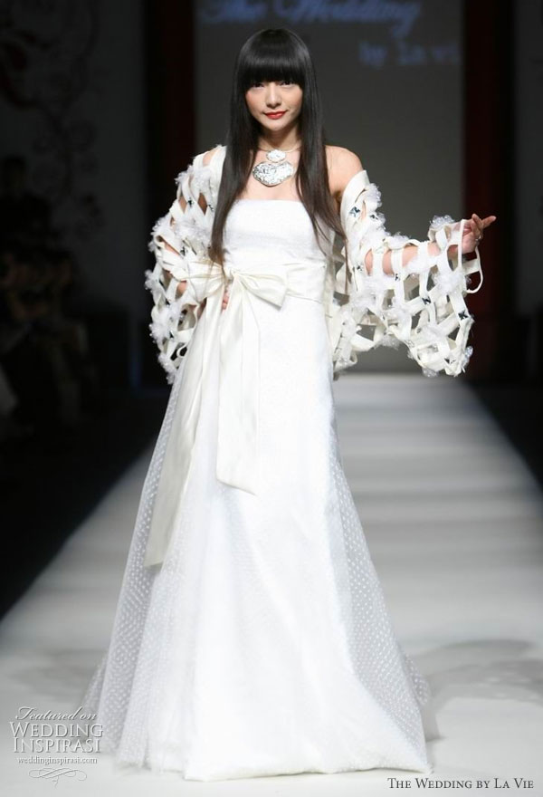 The Wedding by La Vie at Shanghai Fashion Week, Spring/Summer 2010 couture bridal dresses designed by Jenny Ji