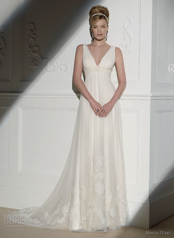Novia D'art wedding dress 2011 bridal collection - V-neck sheath gown