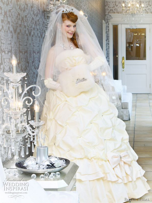 Barbie Bridal white wedding gown with pickup skirt detail, worn with veil and elbow-length gloves - adorable, romantic princess 