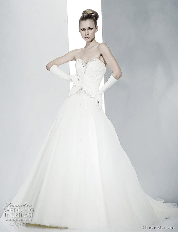 Herve Mariage 2011 wedding gown - Indiana bridal dress with sweetheart neckline, worn with white gloves