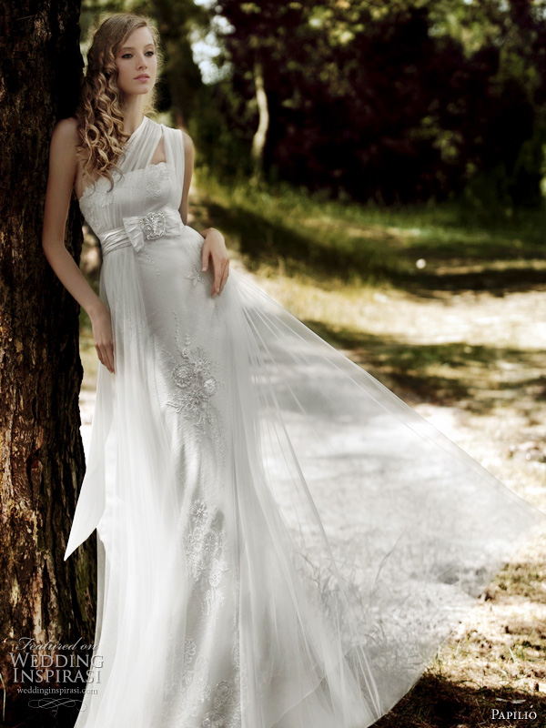 Papilio 2011 wedding gowns - Waterfall wedding dress from the Forest Dreams collection by the Russian bridal house Papilio 2011 wedding gowns - Waterfall wedding dress from the Forest Dreams collection by the Russian bridal house