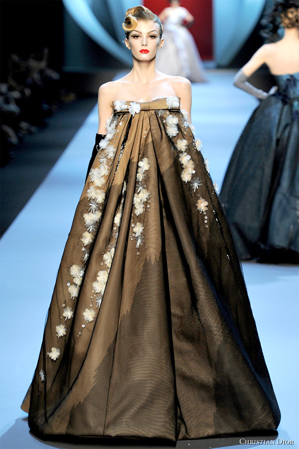 Hanbok Couture - Christian Dior Spring 2011 Couture runway show in Musée Rodin in Paris. Created by John Galliano Hanbok Couture - Christian Dior Spring 2011 Couture runway show in Musée Rodin in Paris. Created by John Galliano