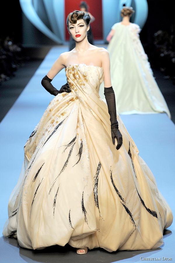 Christian Dior Spring 2011 Couture runway show in Musée Rodin in Paris. John Galliano's haute Couture collection for Christian Dior. Christian Dior Spring 2011 Couture runway show in Musée Rodin in Paris. John Galliano's haute Couture collection for Christian Dior.