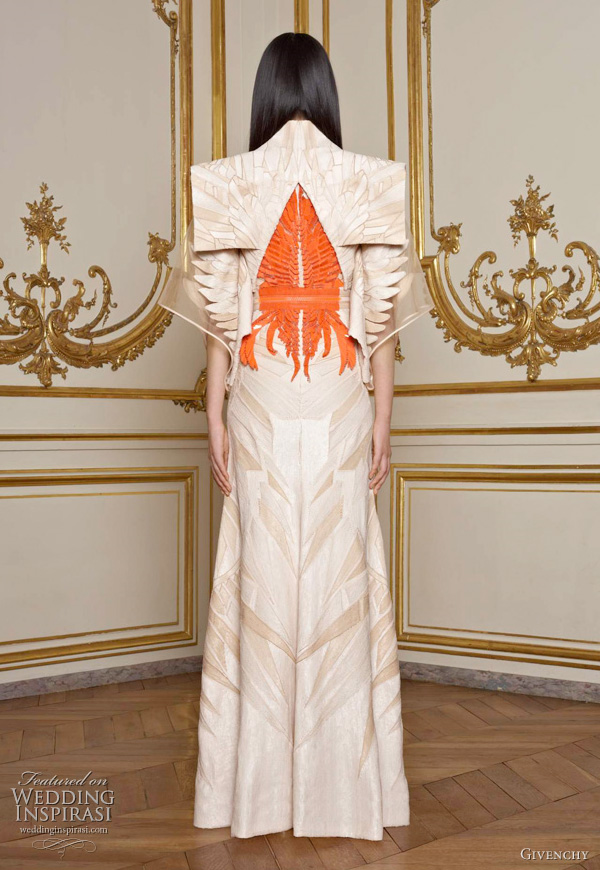 Givenchy S/S 2011 couture collection - designed by Riccardo Tisci, the collection heavily features Eastern Asian elements Givenchy S/S 2011 couture collection - designed by Riccardo Tisci, the collection heavily features Eastern Asian elements
