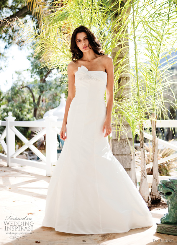 5152 Tia Bridal 2011 wedding dress by benjamin roberts